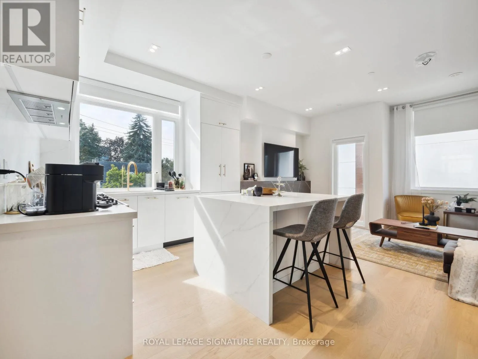 1 FLAX FIELD LANE