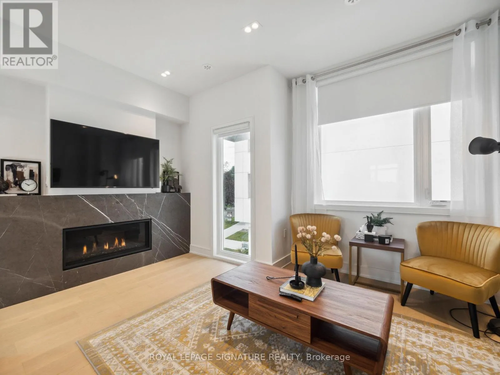 1 FLAX FIELD LANE