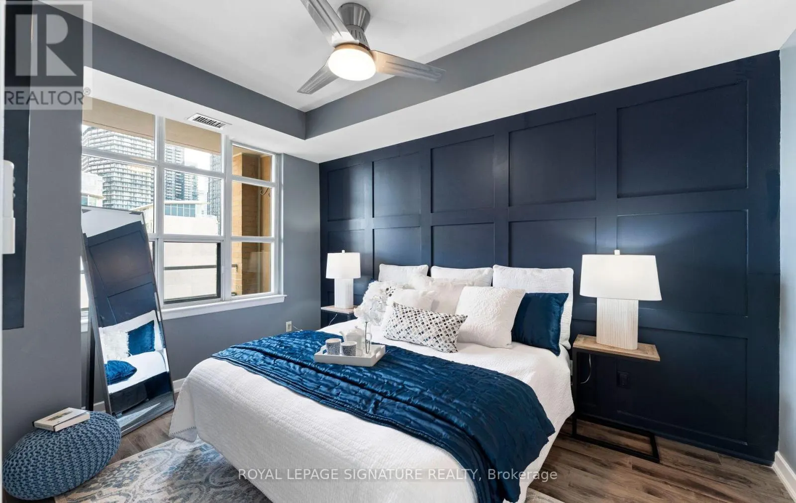 1112 - 438 RICHMOND STREET W