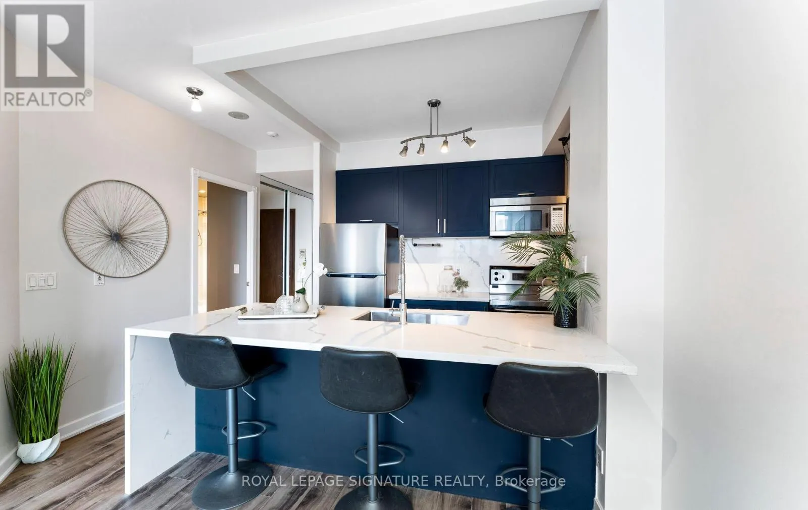 1112 - 438 RICHMOND STREET W