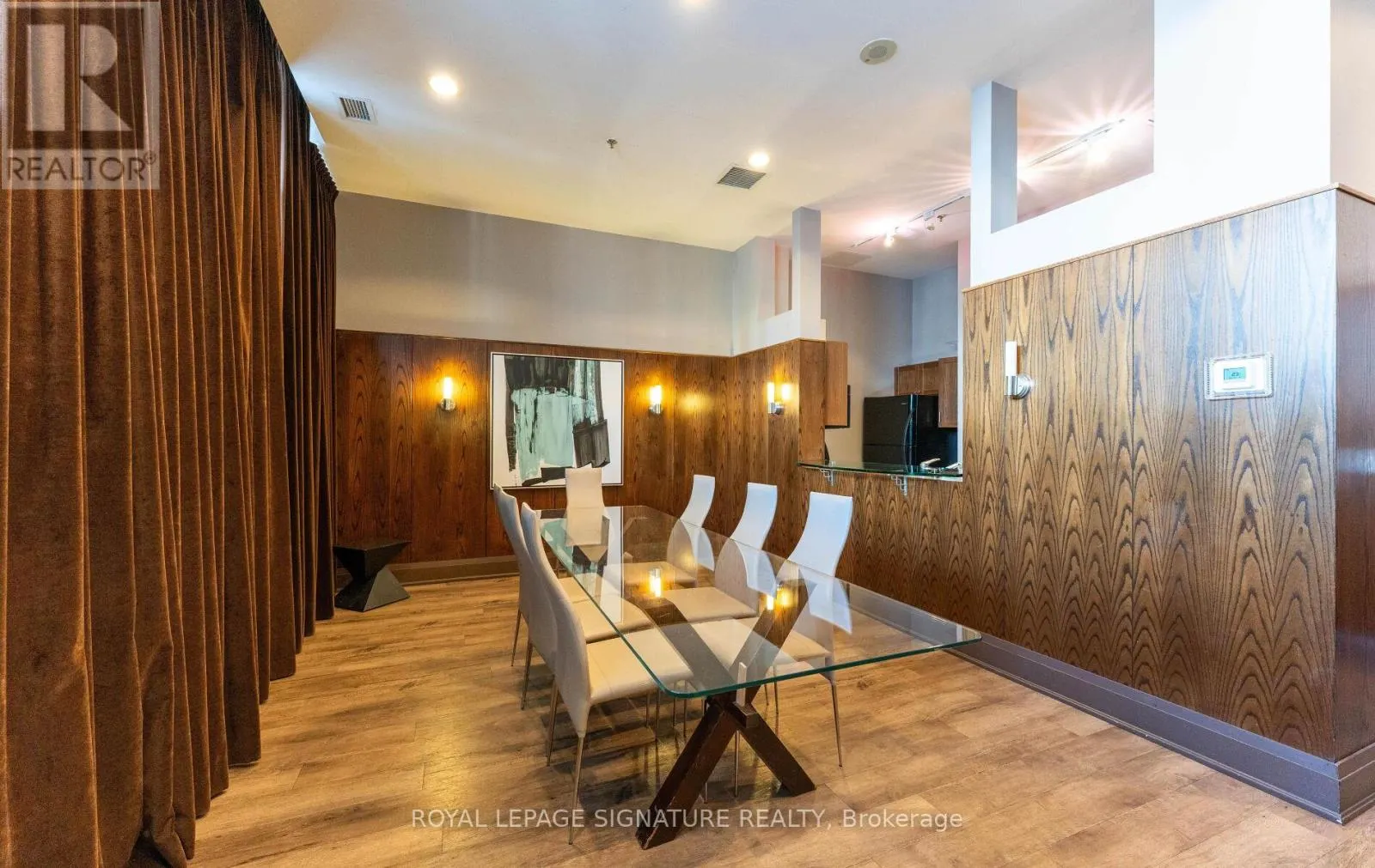 1112 - 438 RICHMOND STREET W