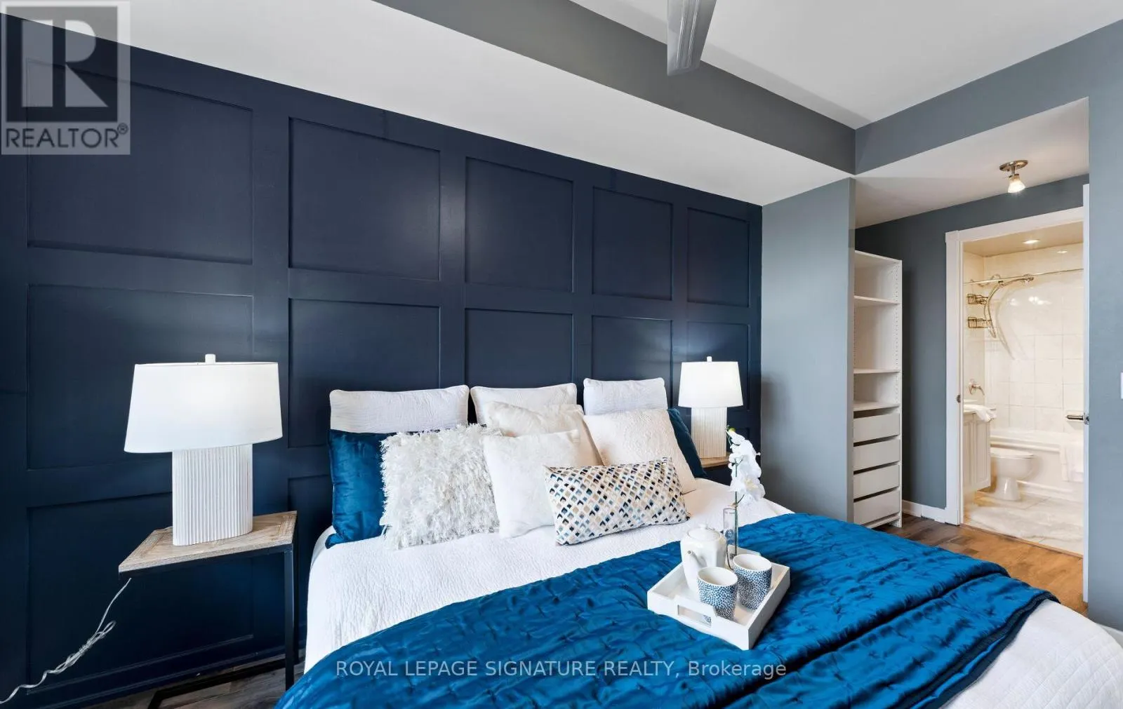 1112 - 438 RICHMOND STREET W