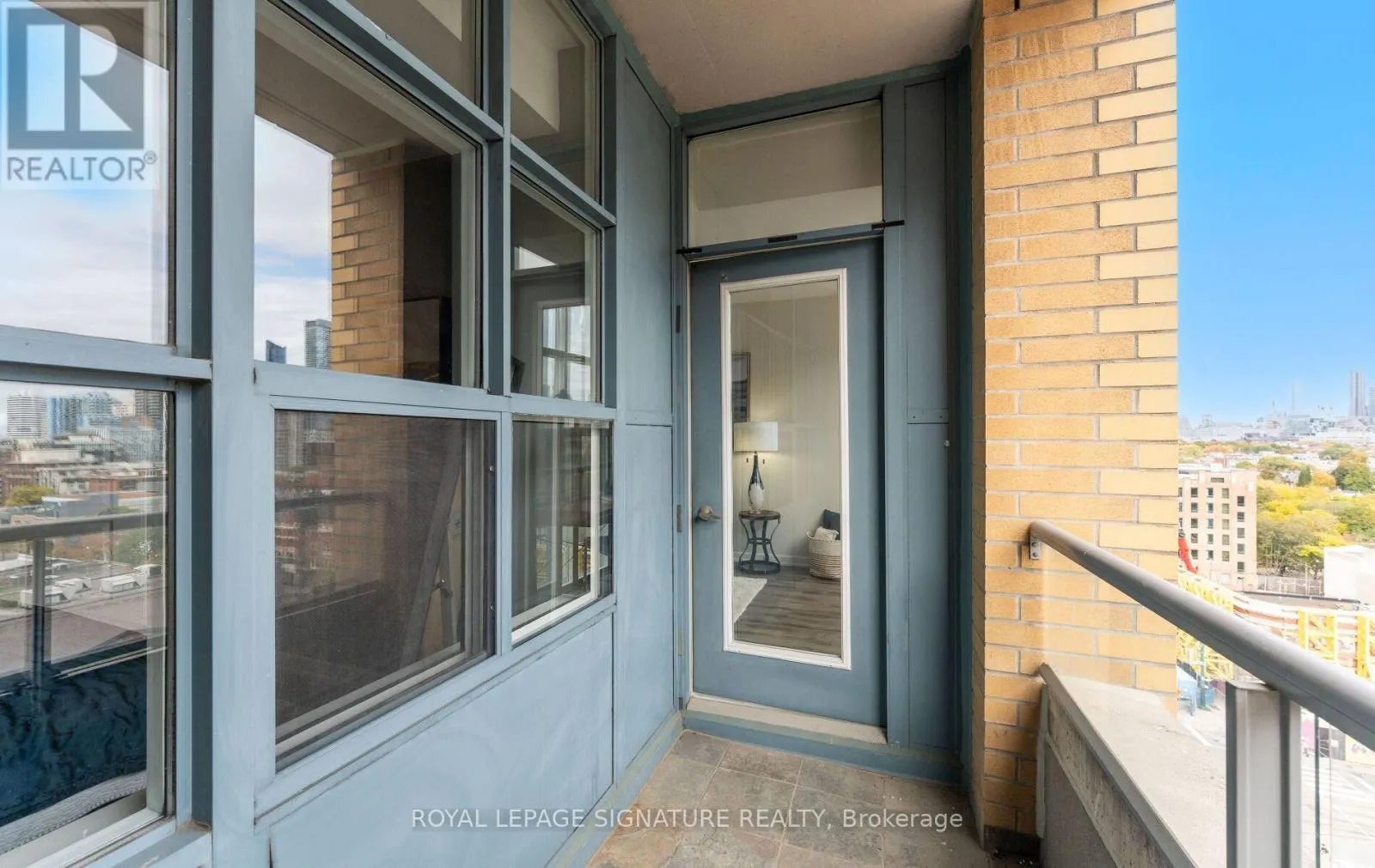 1112 - 438 RICHMOND STREET W
