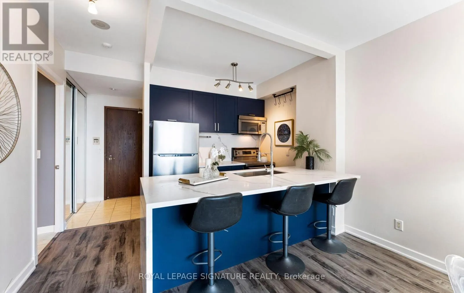 1112 - 438 RICHMOND STREET W