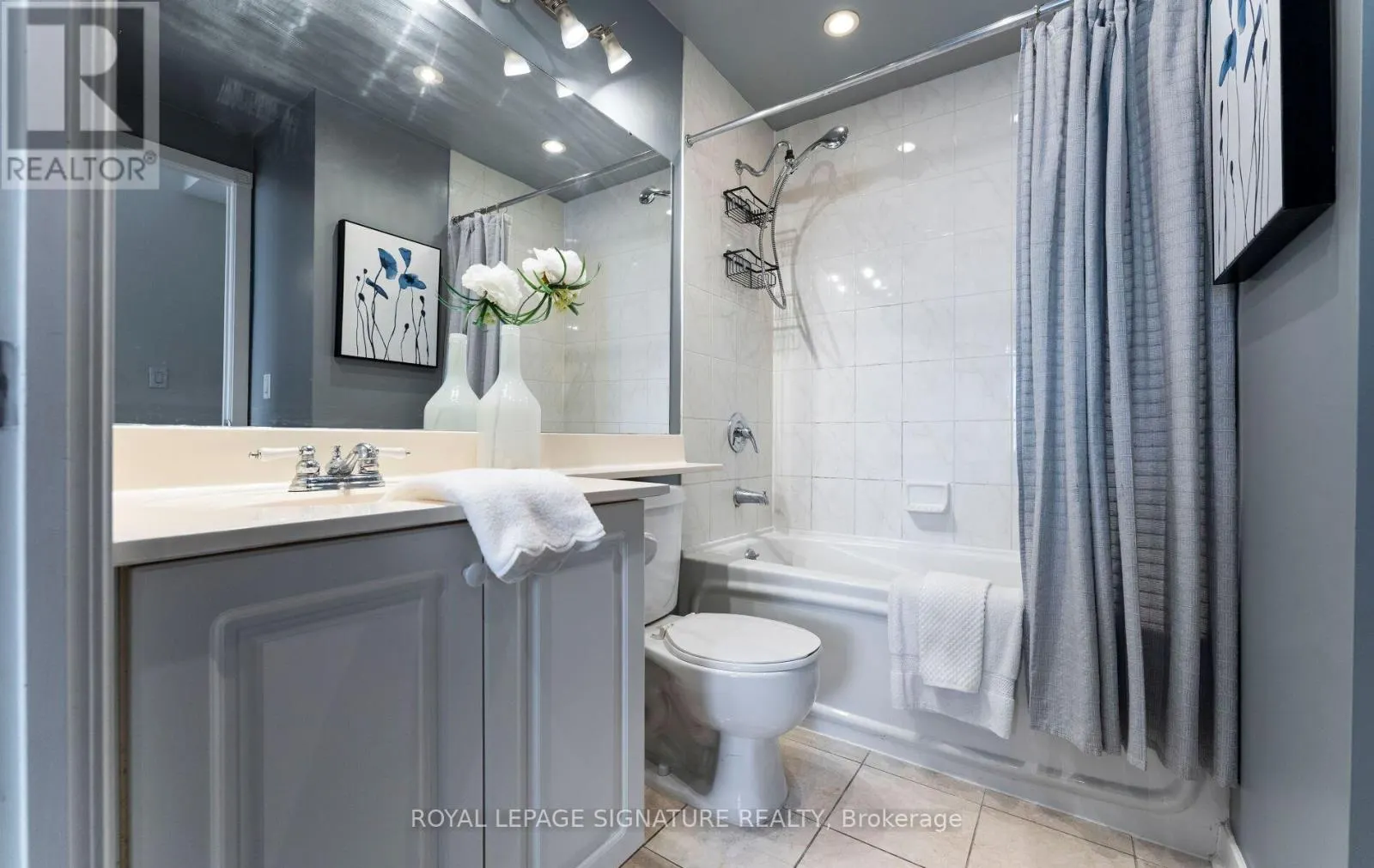 1112 - 438 RICHMOND STREET W