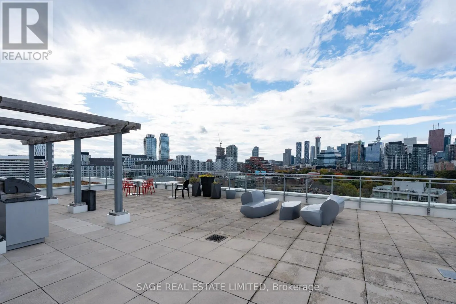 511 - 510 KING STREET E