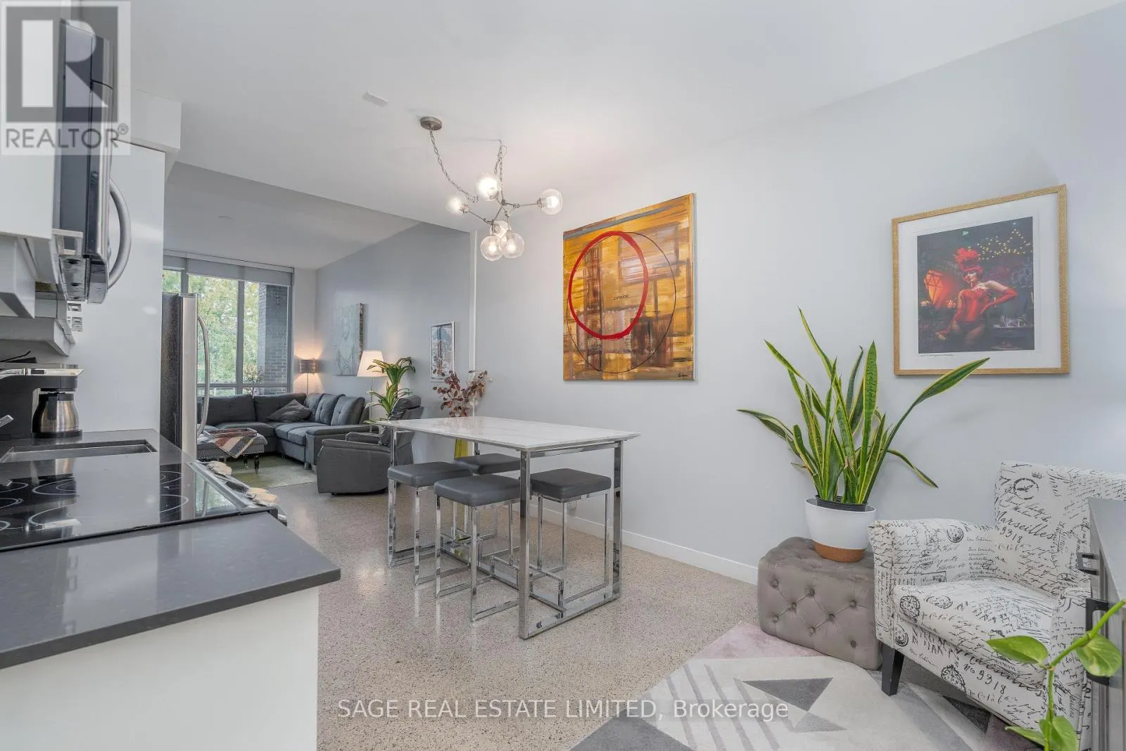 511 - 510 KING STREET E