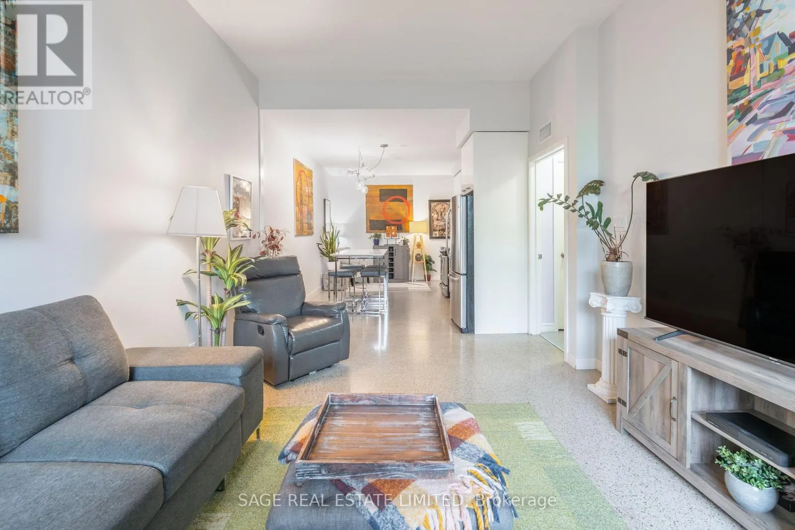 511 - 510 KING STREET E