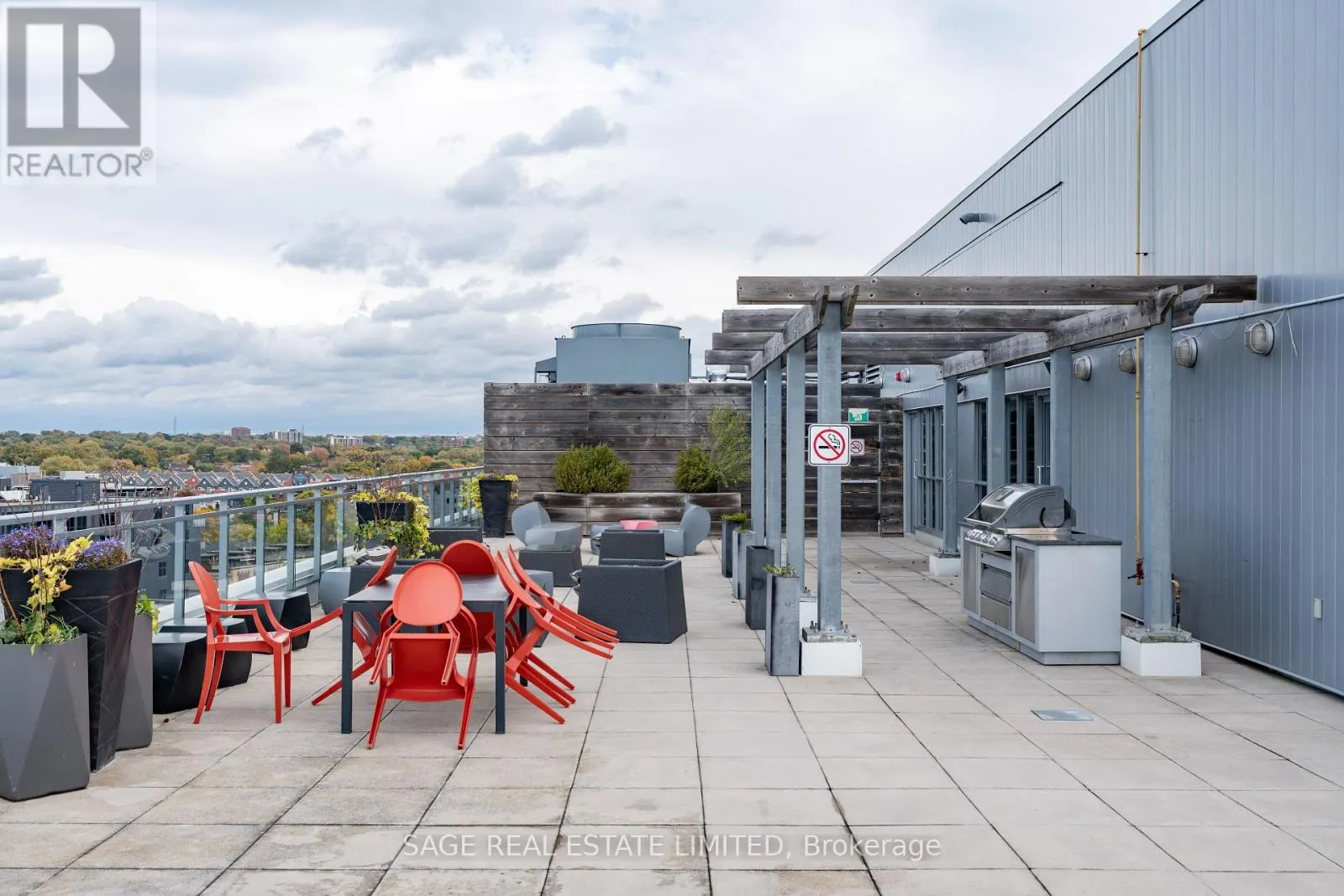 511 - 510 KING STREET E