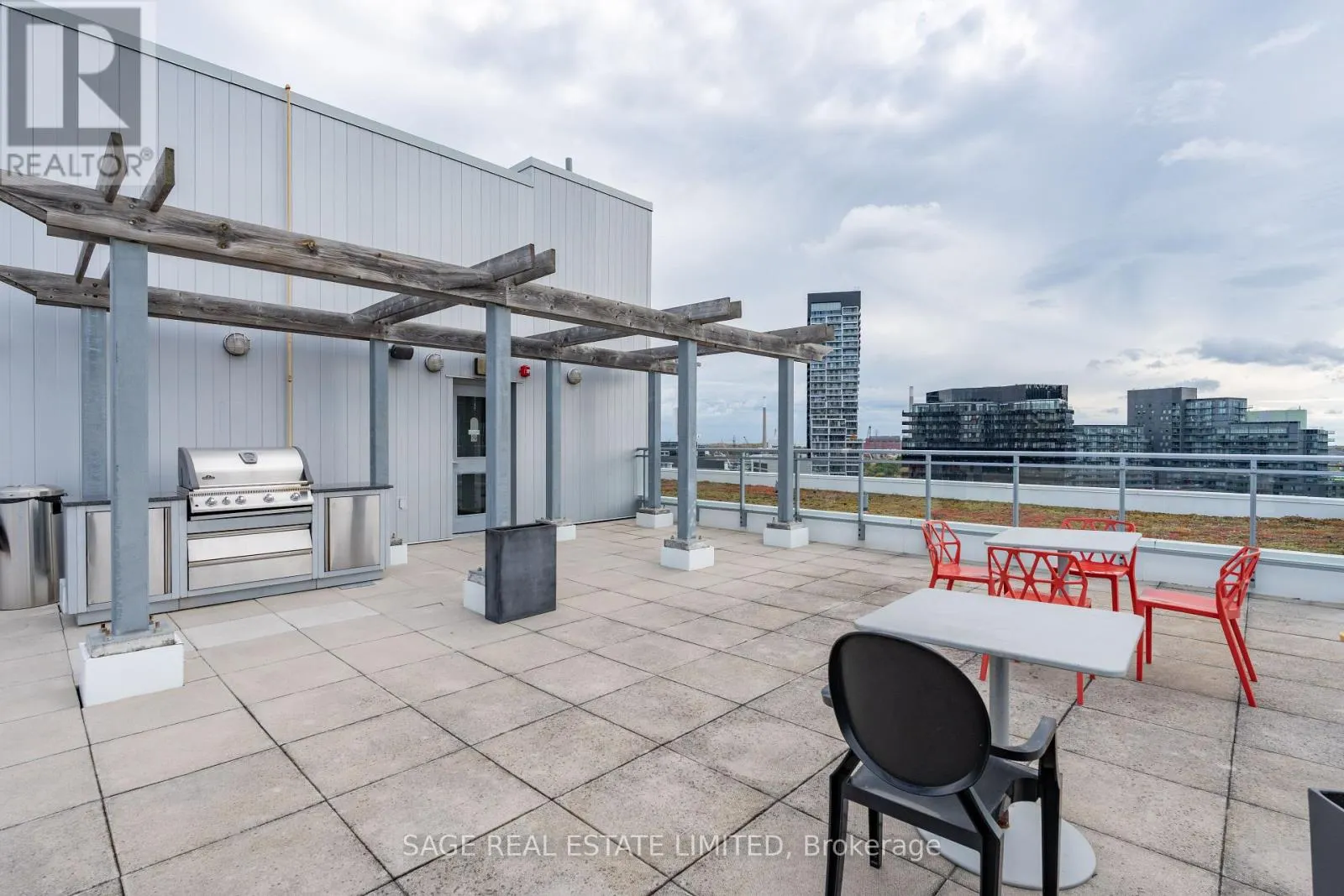 511 - 510 KING STREET E