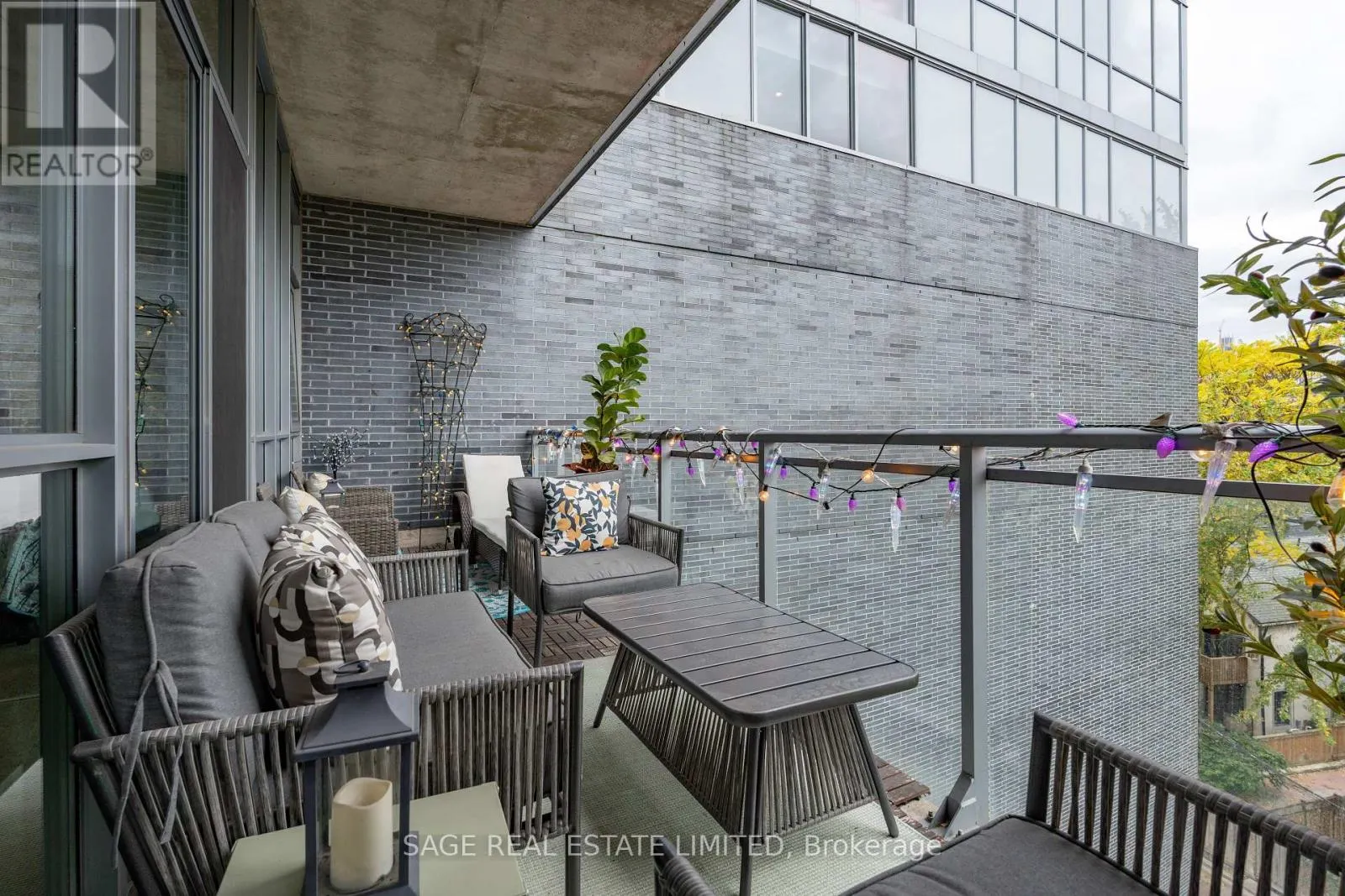 511 - 510 KING STREET E