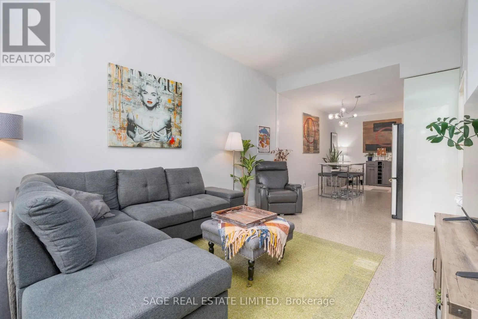 511 - 510 KING STREET E