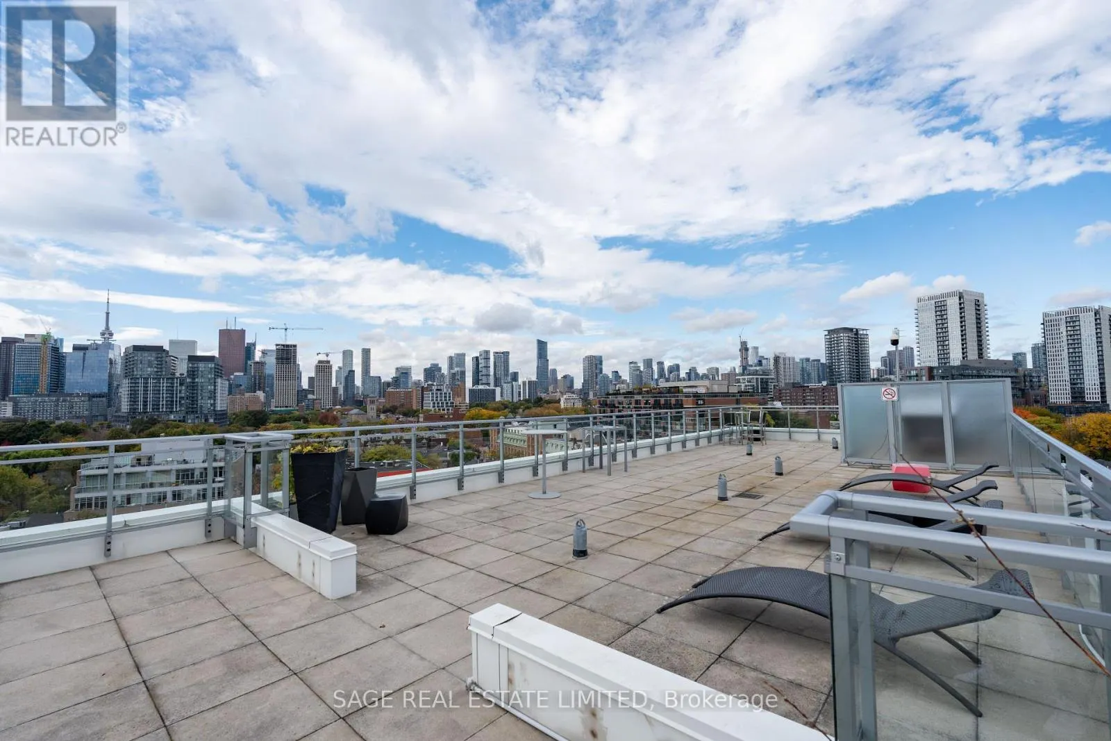 511 - 510 KING STREET E