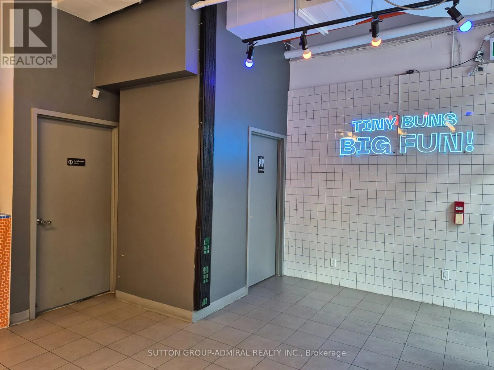 50 GERRARD STREET E