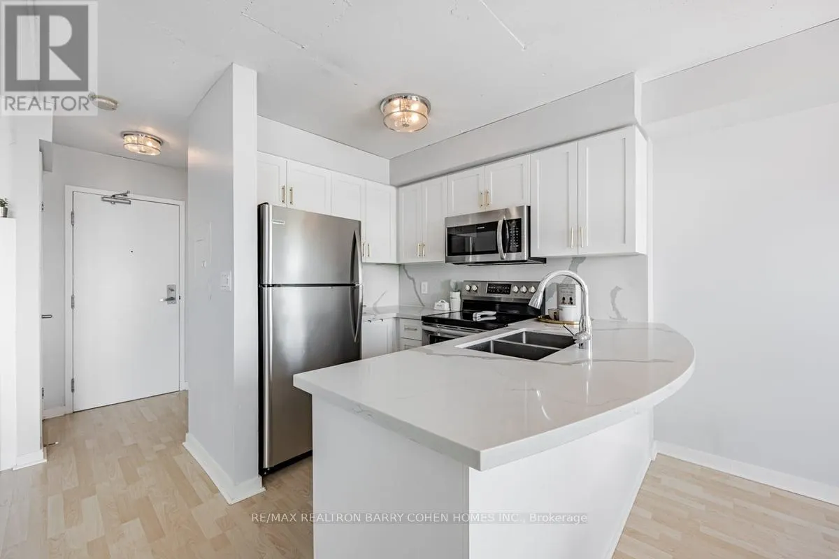 PH 803 - 800 KING STREET W