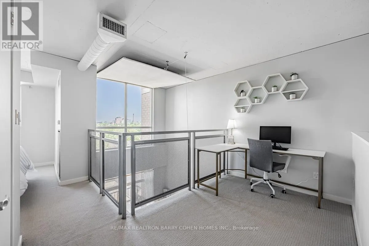 PH 803 - 800 KING STREET W