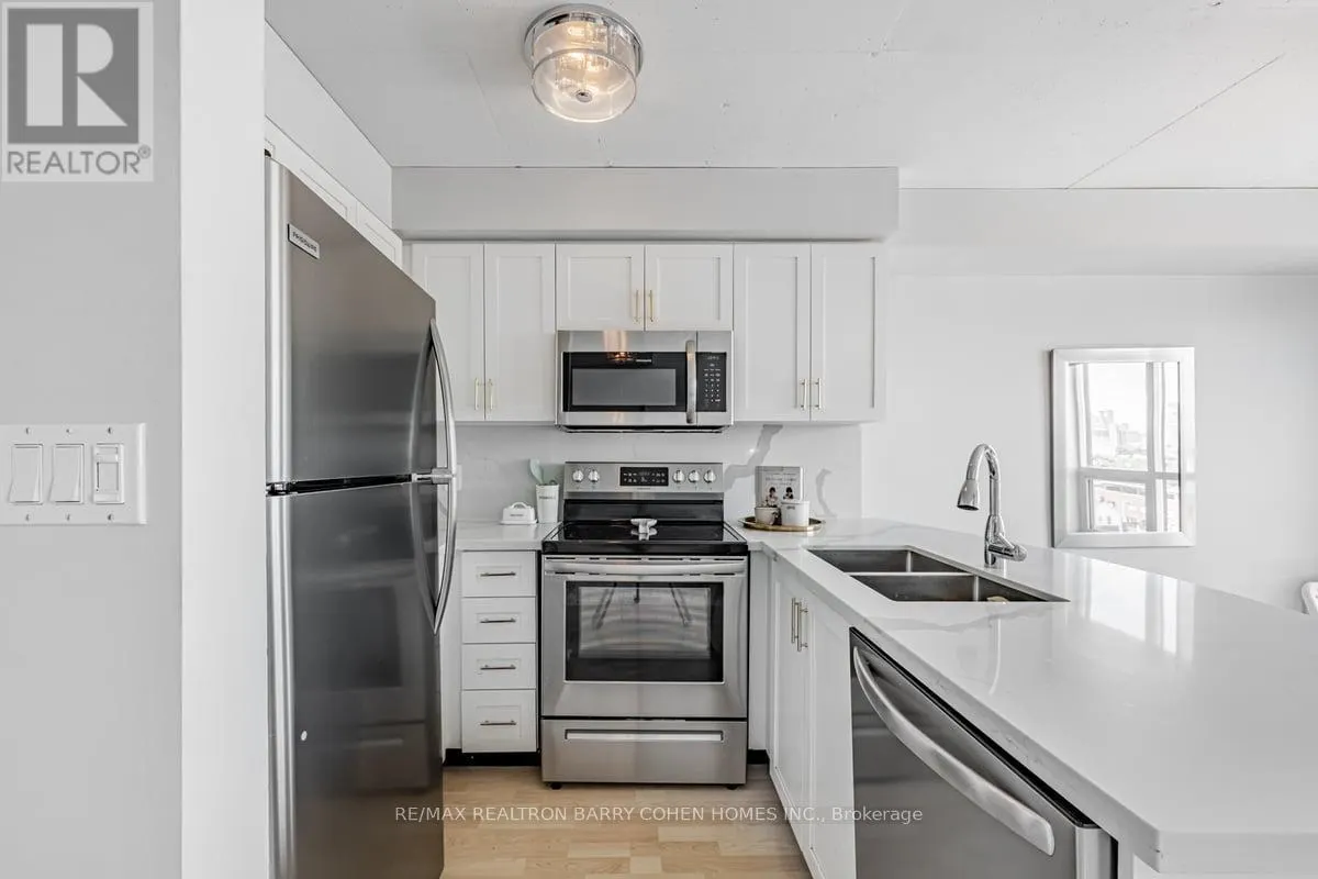 PH 803 - 800 KING STREET W