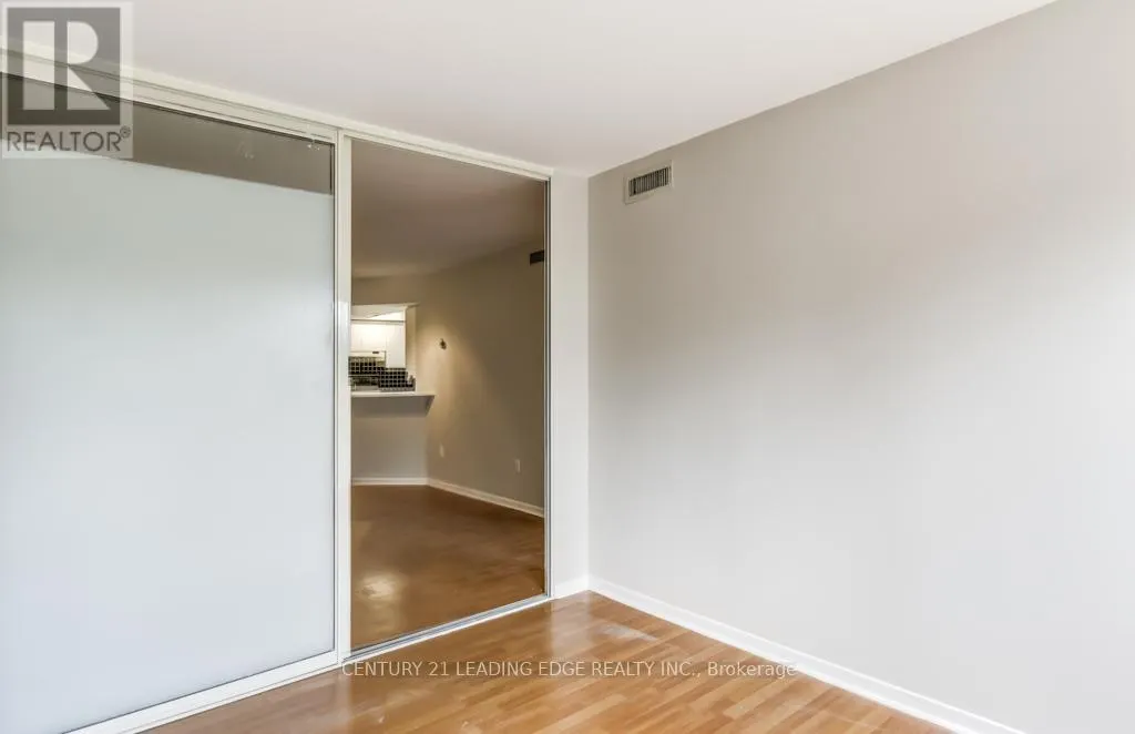 811 - 1001 BAY STREET