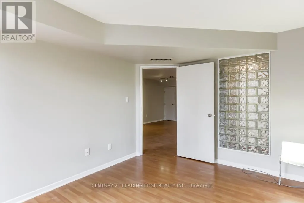 811 - 1001 BAY STREET