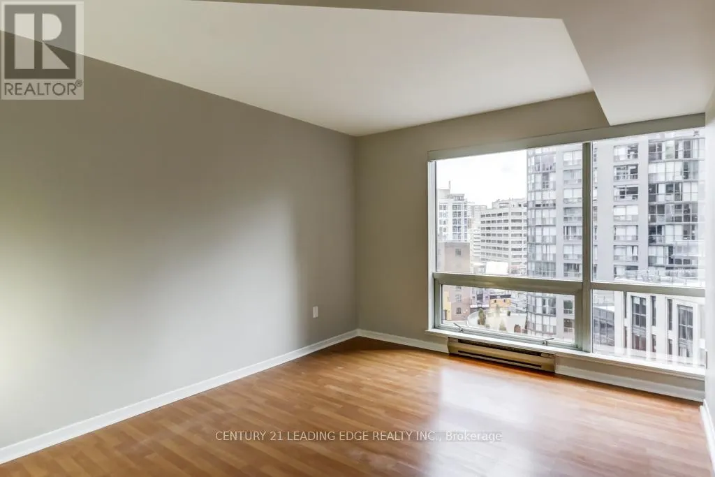 811 - 1001 BAY STREET