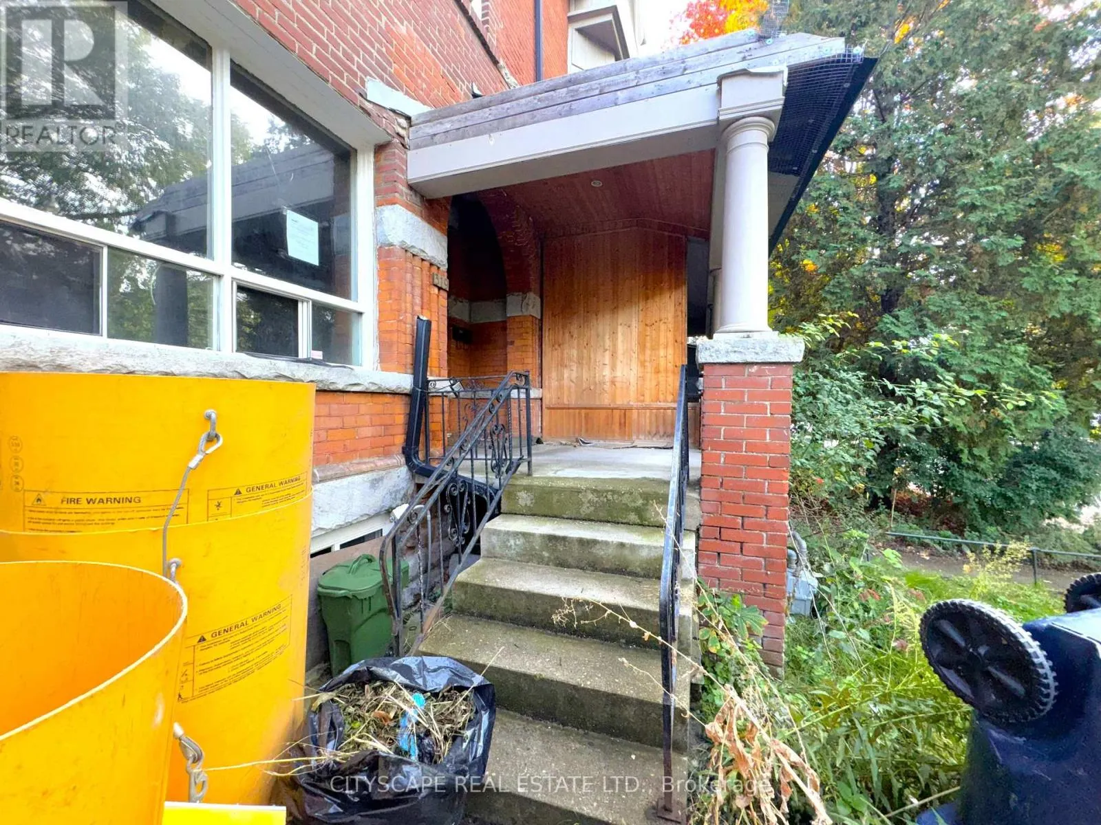 319 CRAWFORD STREET