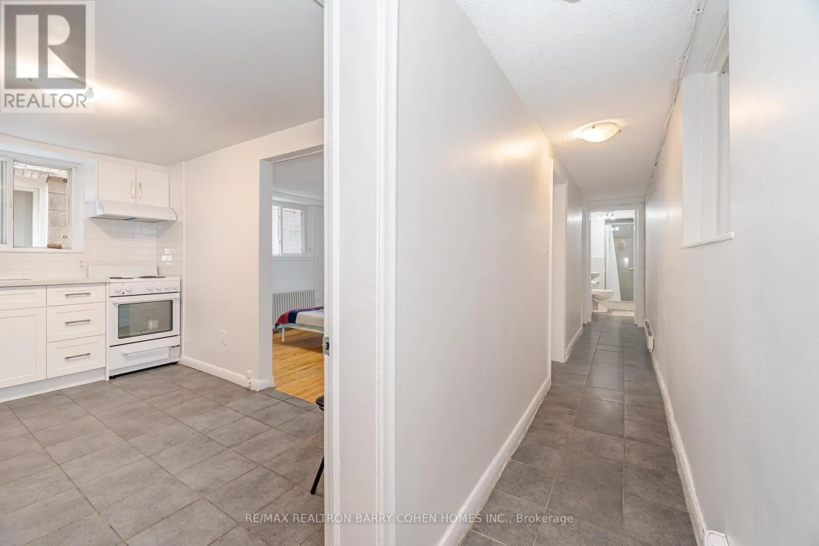 1 - 475 WINONA DRIVE