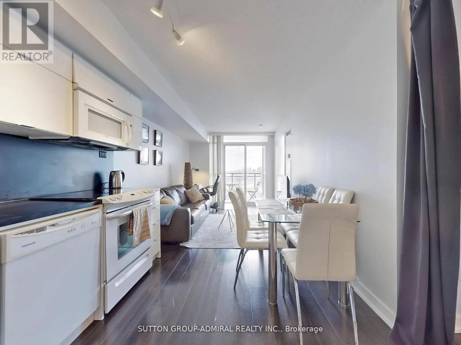 1710 - 21 ICEBOAT TERRACE