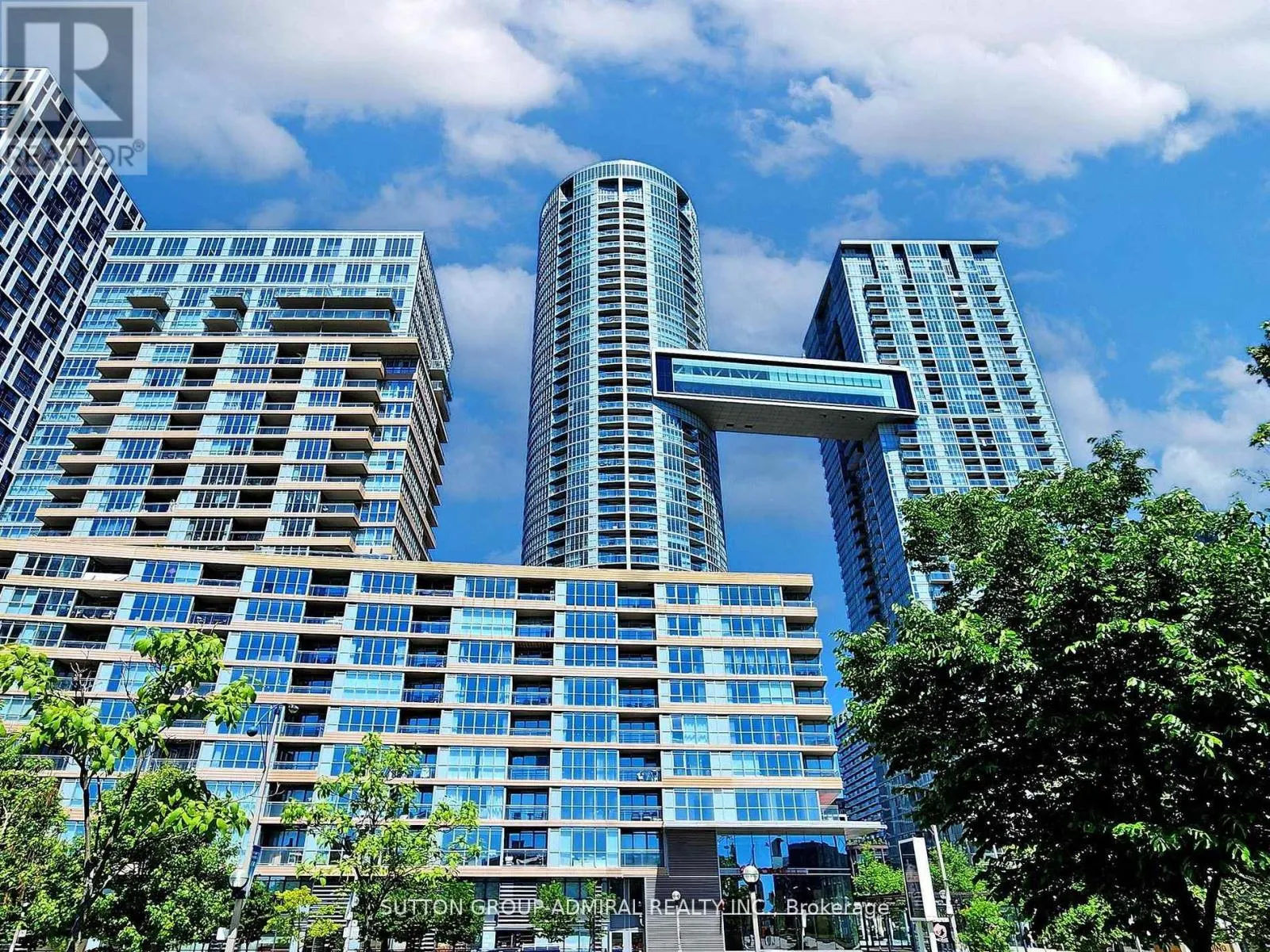 1710 - 21 ICEBOAT TERRACE