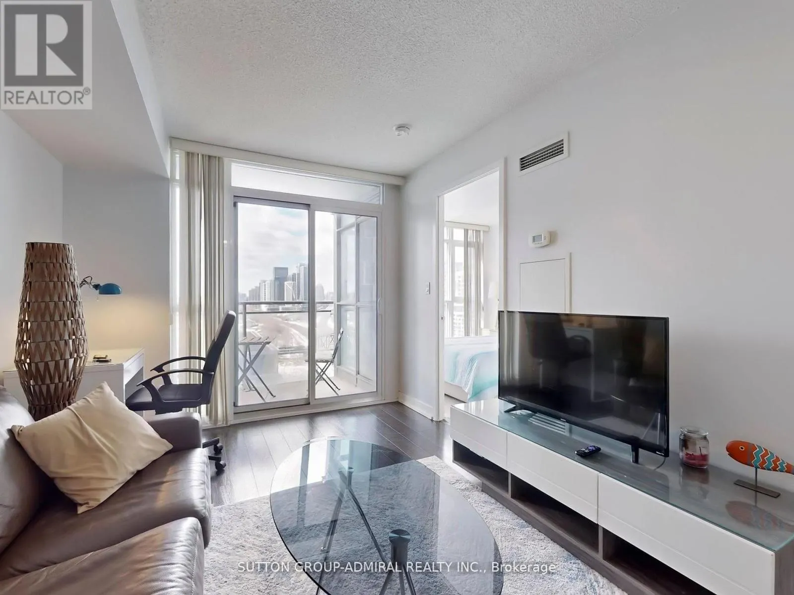 1710 - 21 ICEBOAT TERRACE