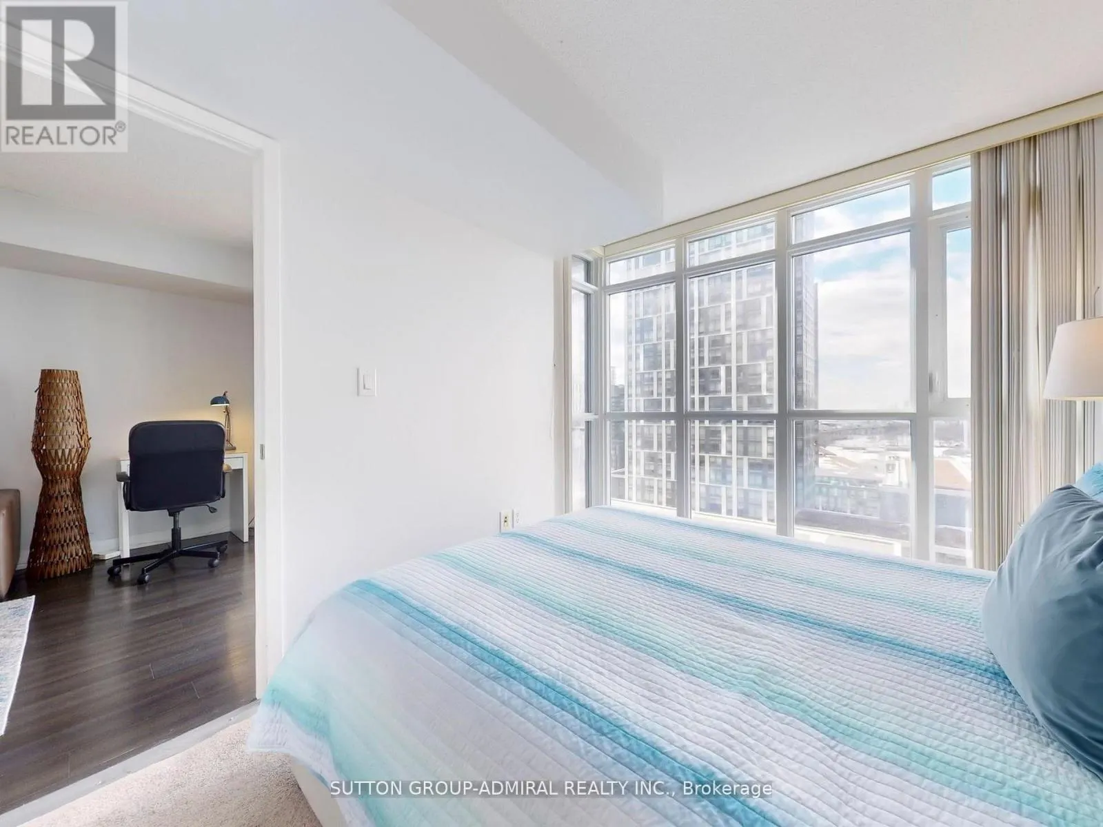 1710 - 21 ICEBOAT TERRACE