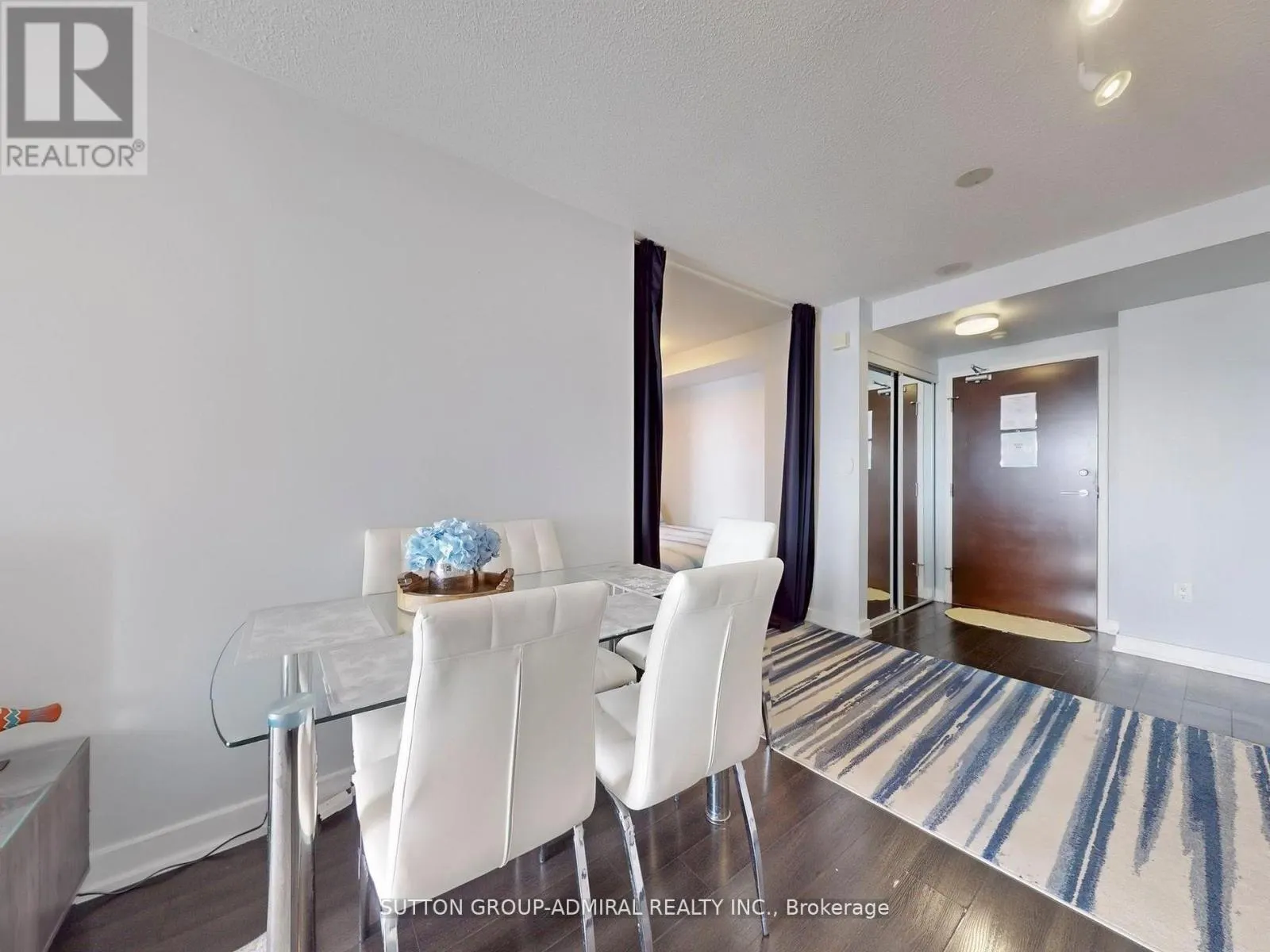 1710 - 21 ICEBOAT TERRACE