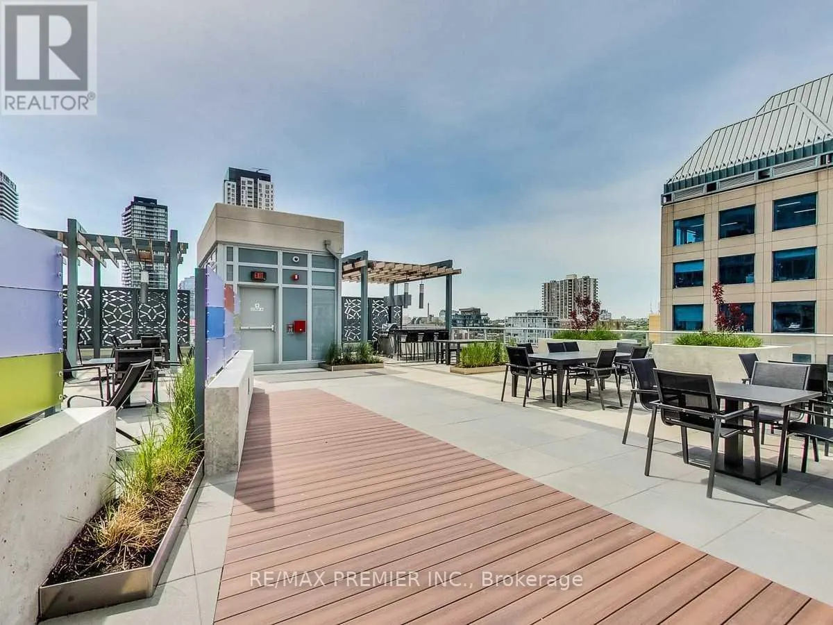 402 - 199 RICHMOND STREET W