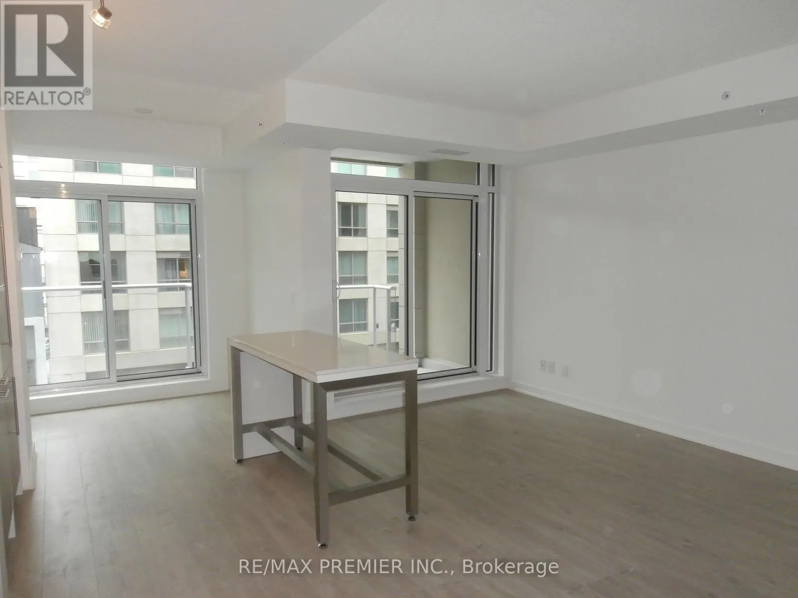 402 - 199 RICHMOND STREET W
