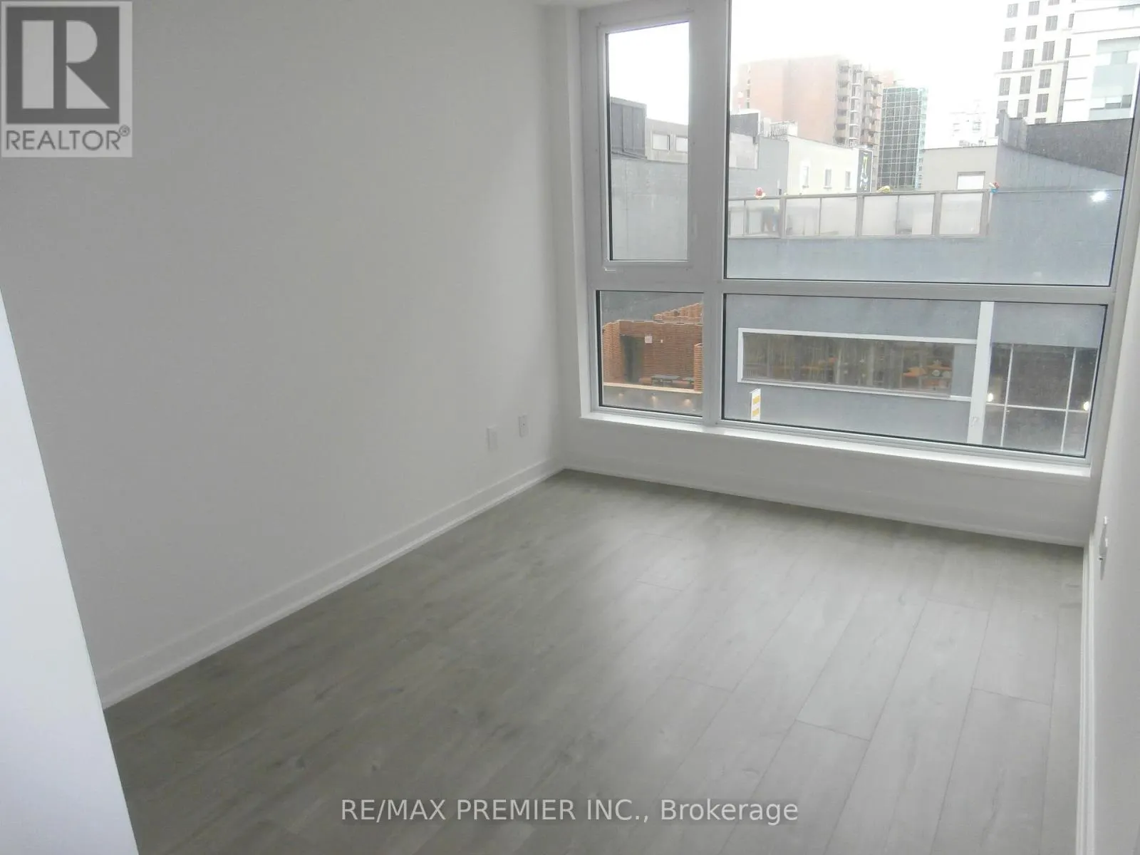 402 - 199 RICHMOND STREET W