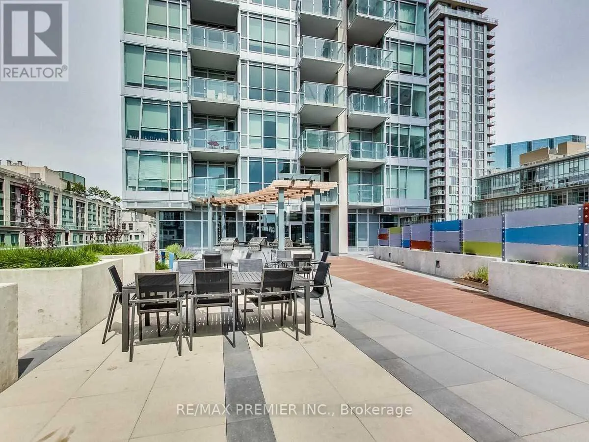 402 - 199 RICHMOND STREET W