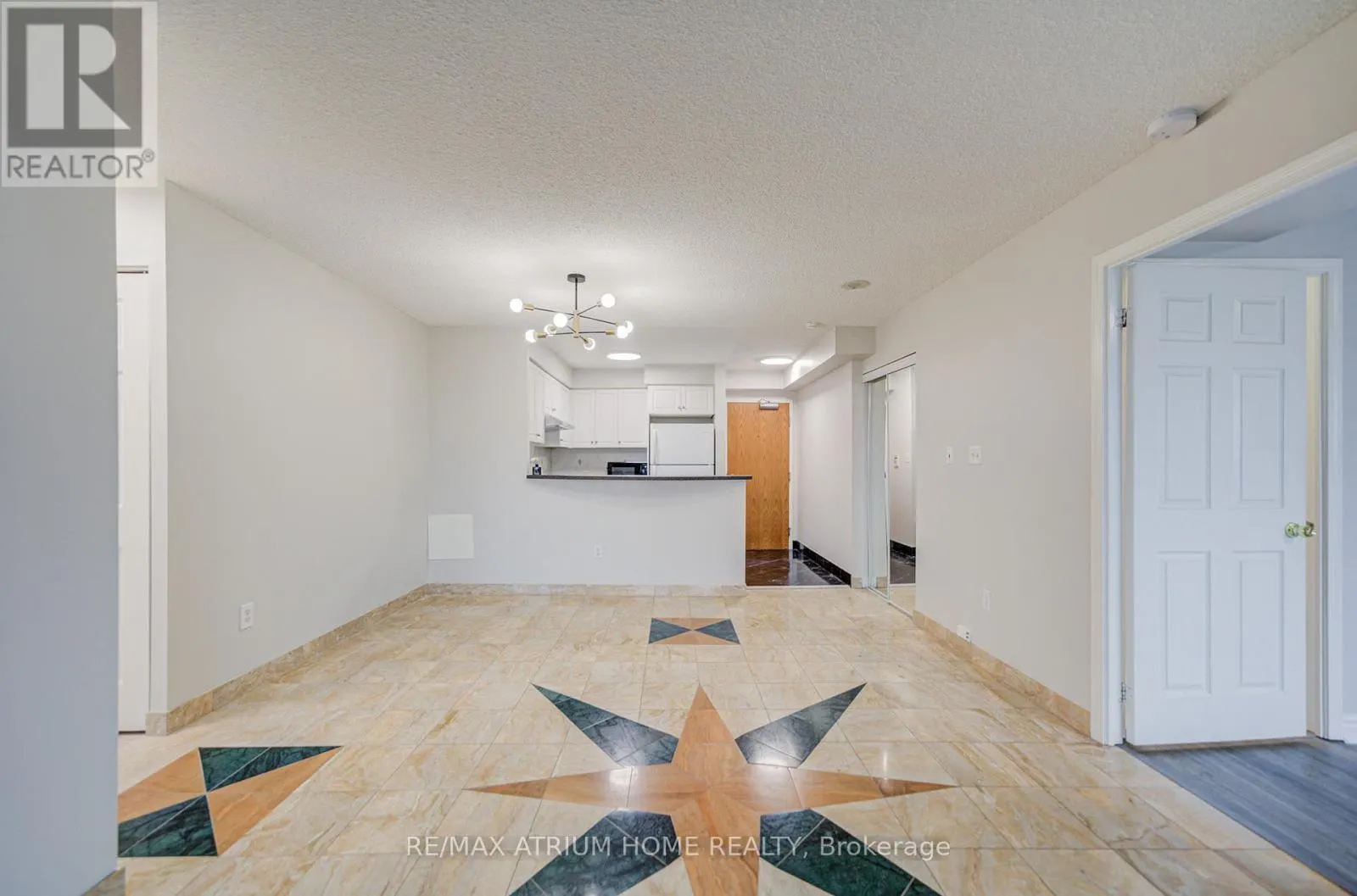 2315 - 7 LORRAINE DRIVE