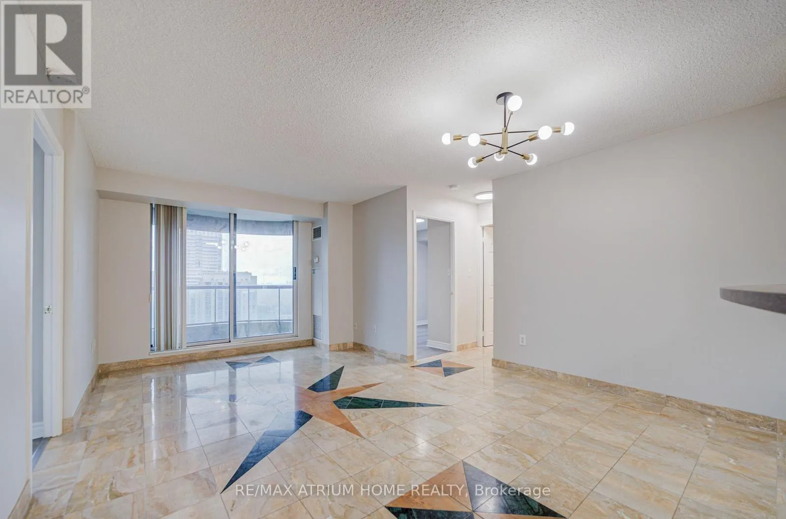 2315 - 7 LORRAINE DRIVE