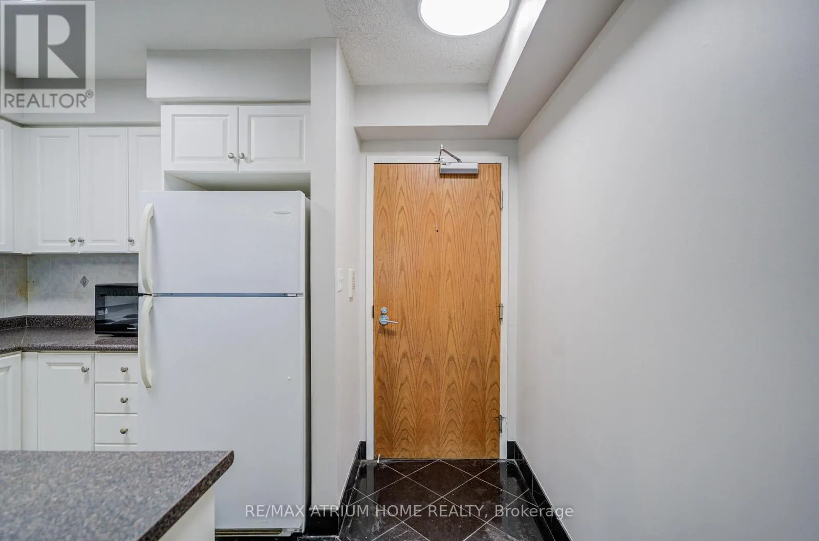 2315 - 7 LORRAINE DRIVE