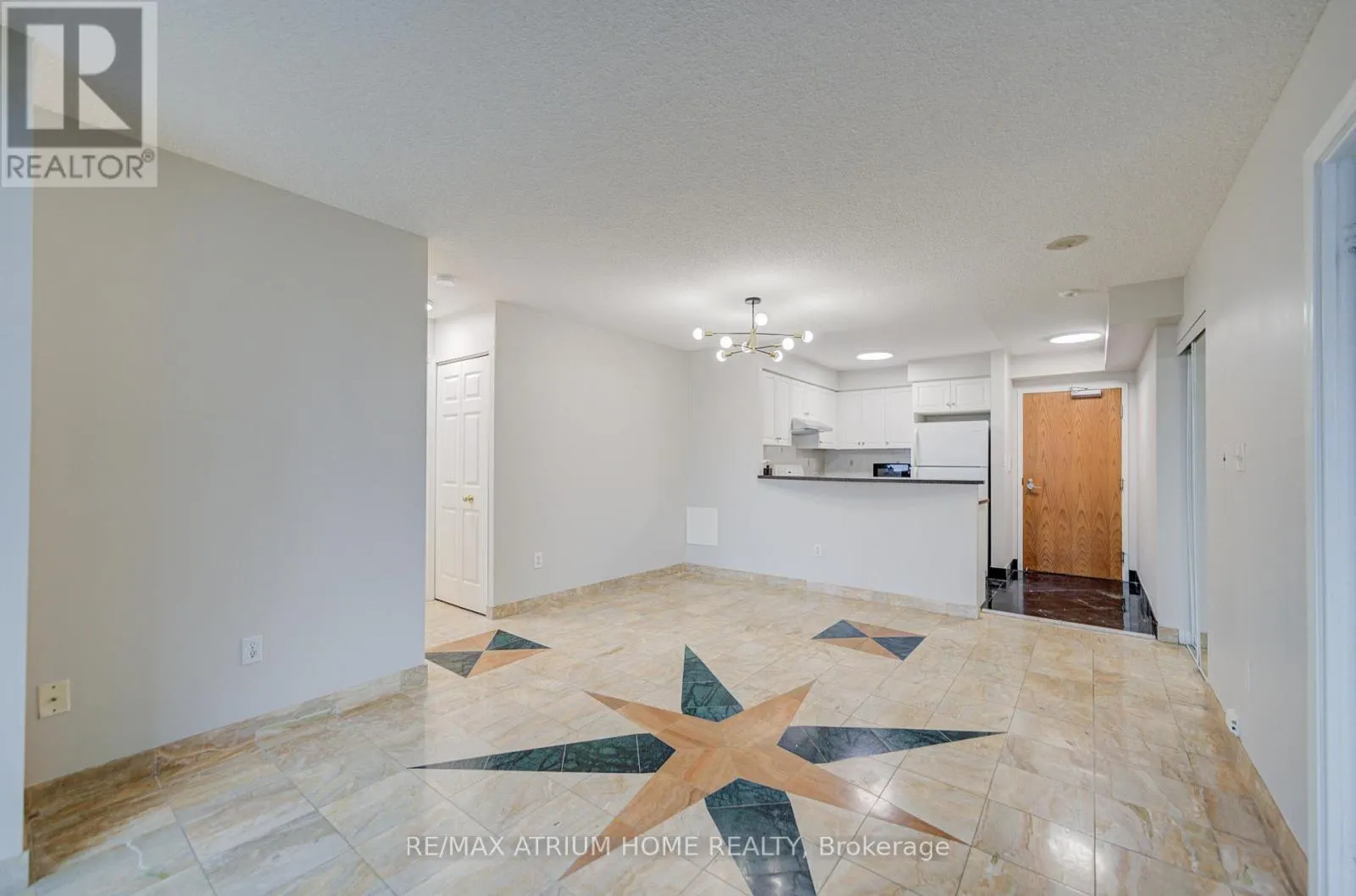 2315 - 7 LORRAINE DRIVE