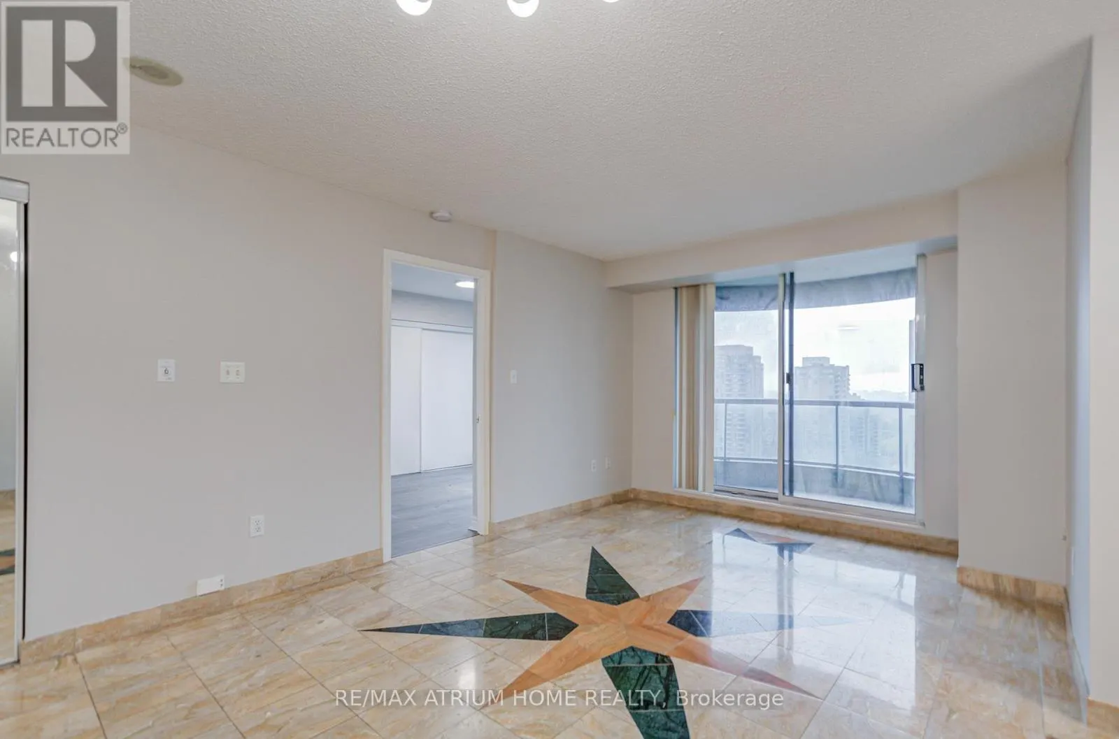 2315 - 7 LORRAINE DRIVE