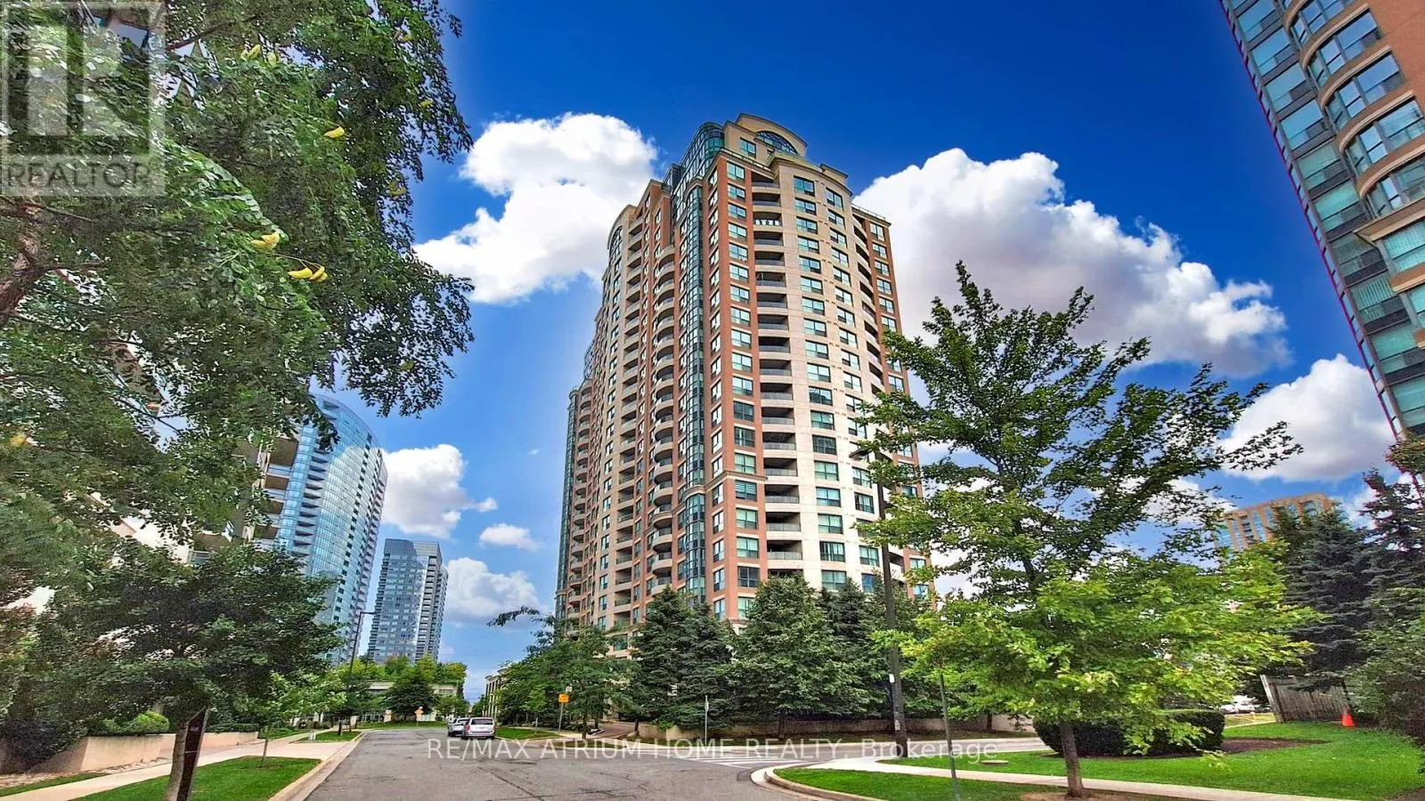 2315 - 7 LORRAINE DRIVE