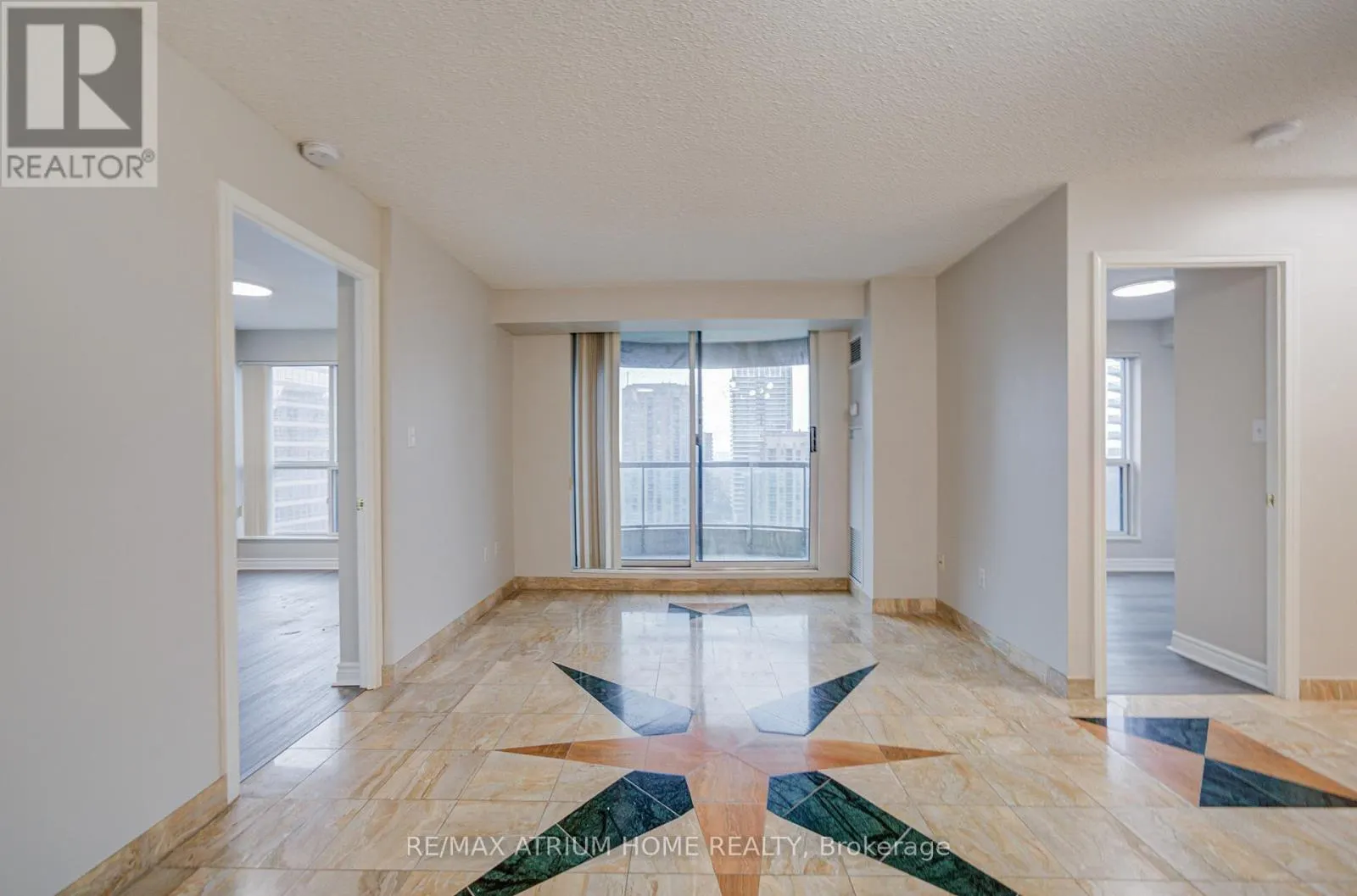 2315 - 7 LORRAINE DRIVE