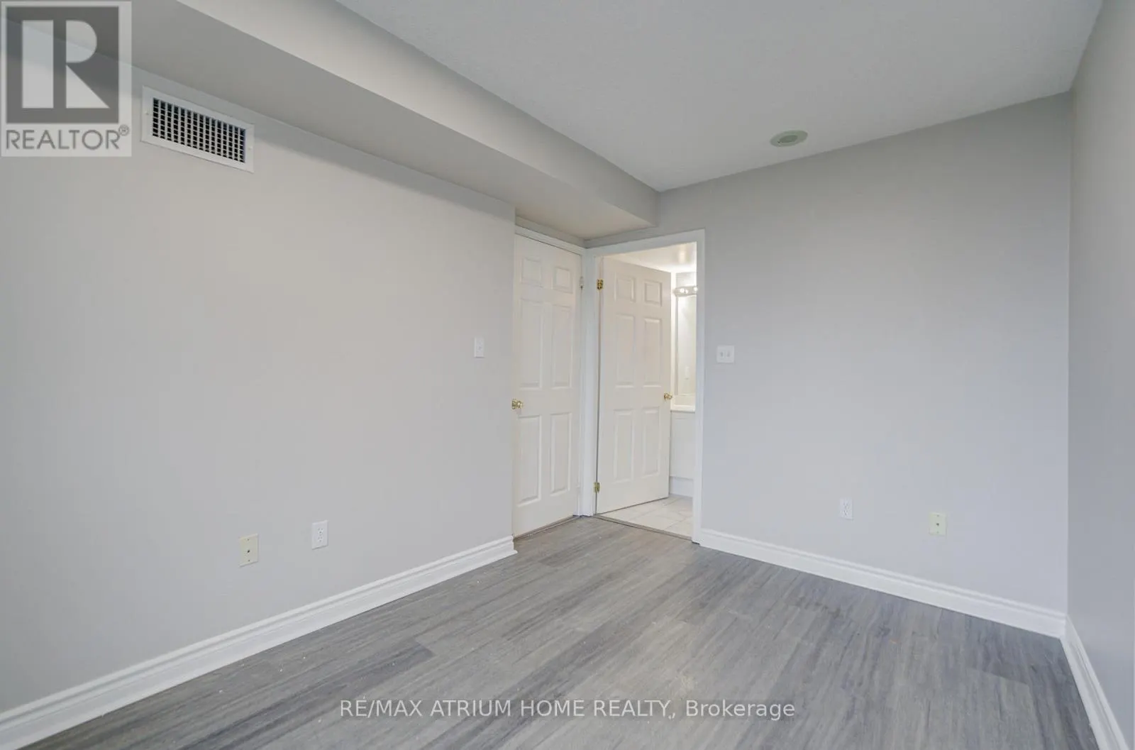 2315 - 7 LORRAINE DRIVE