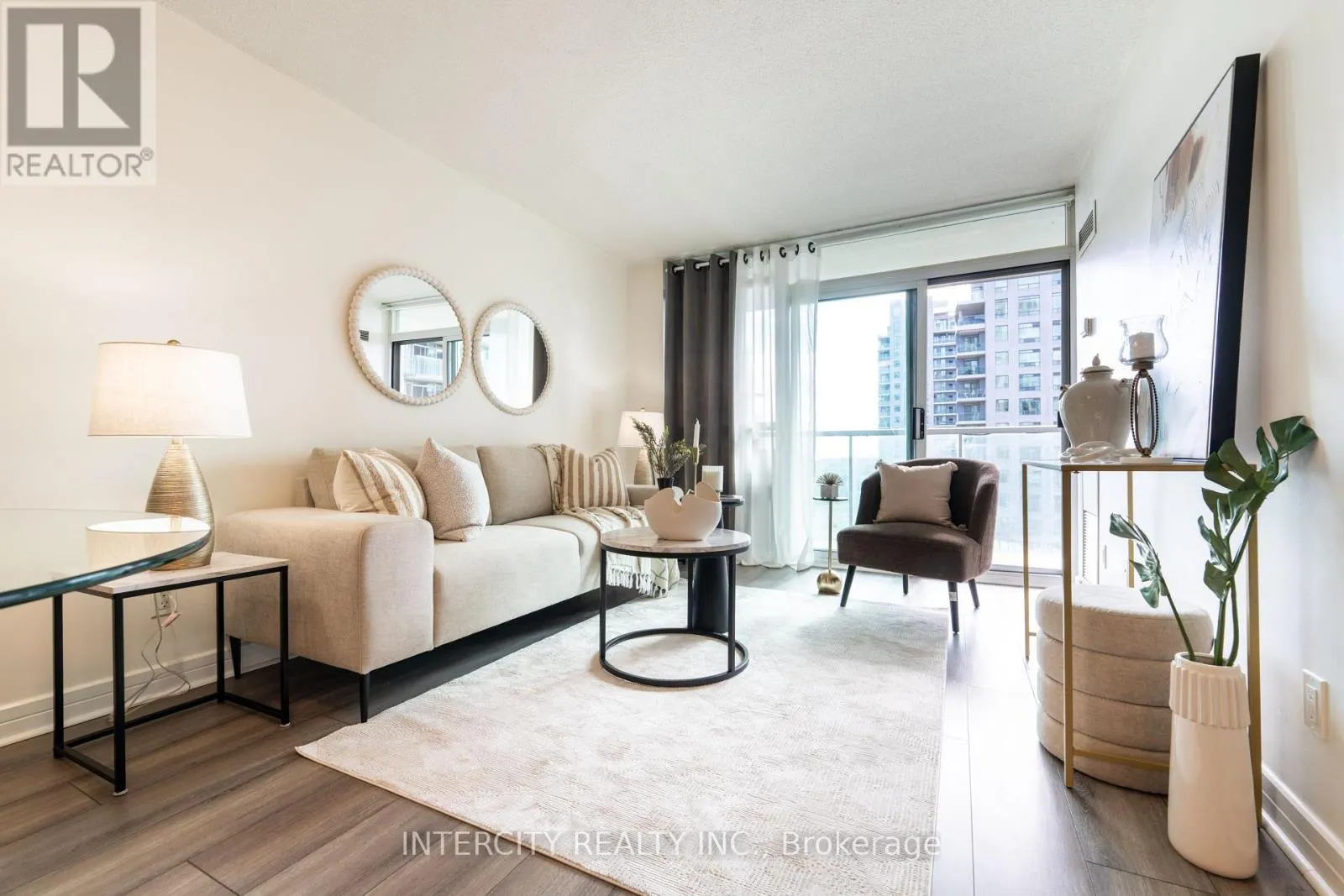 1706 - 16 HARRISON GARDEN BOULEVARD