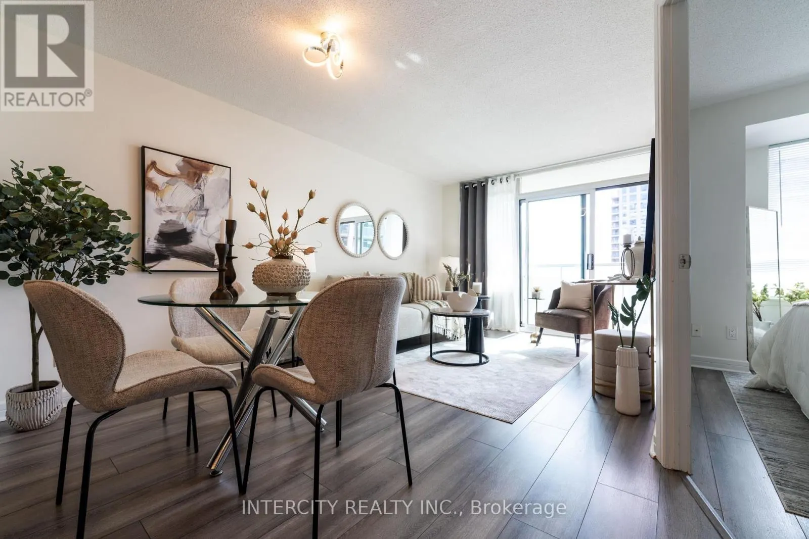 1706 - 16 HARRISON GARDEN BOULEVARD