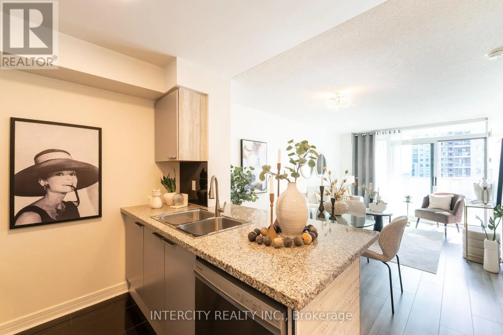 1706 - 16 HARRISON GARDEN BOULEVARD