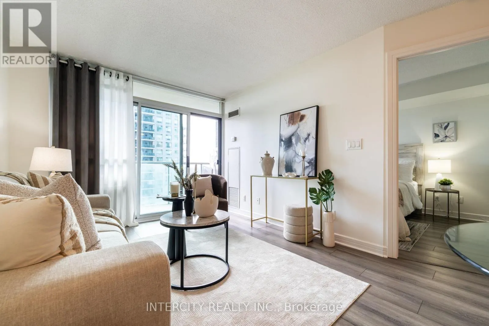 1706 - 16 HARRISON GARDEN BOULEVARD