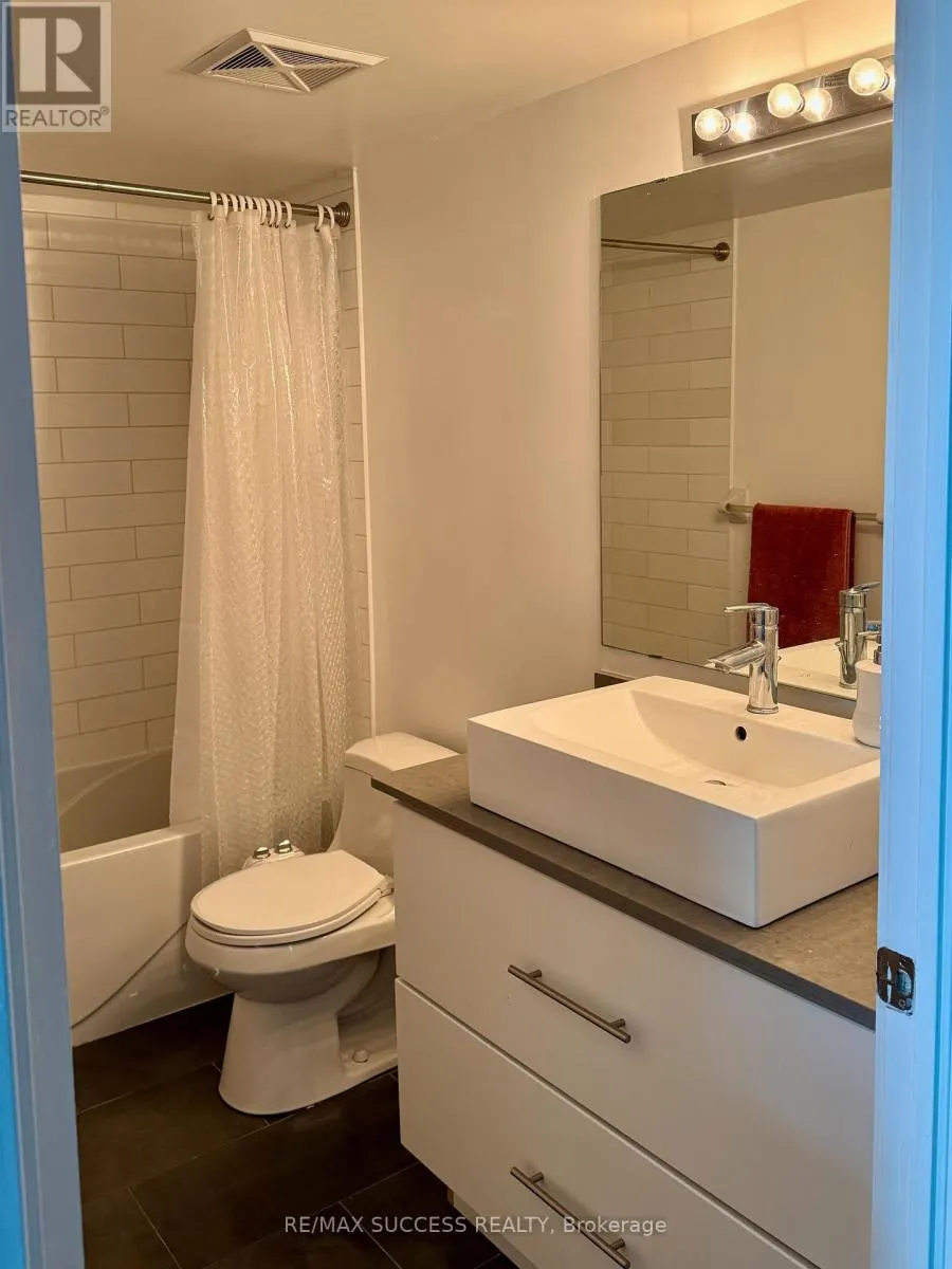 1605 - 1171 QUEEN STREET W