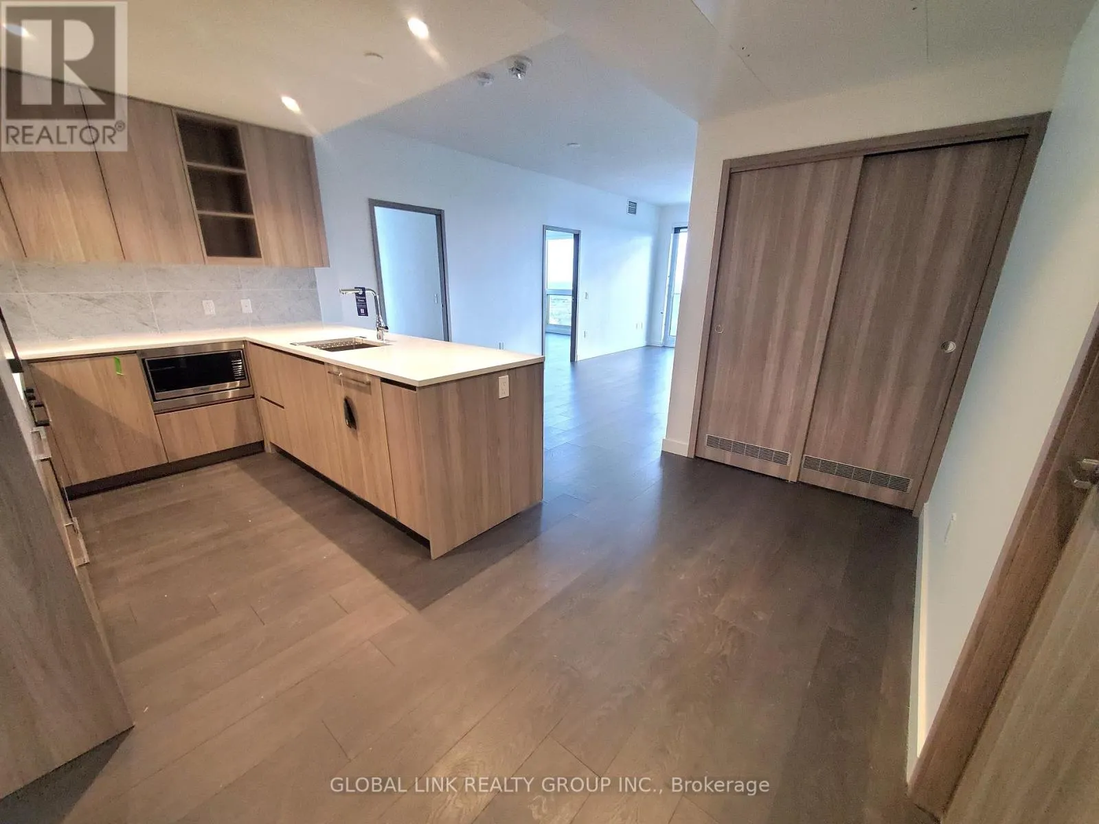 3502 - 95 MCMAHON DRIVE