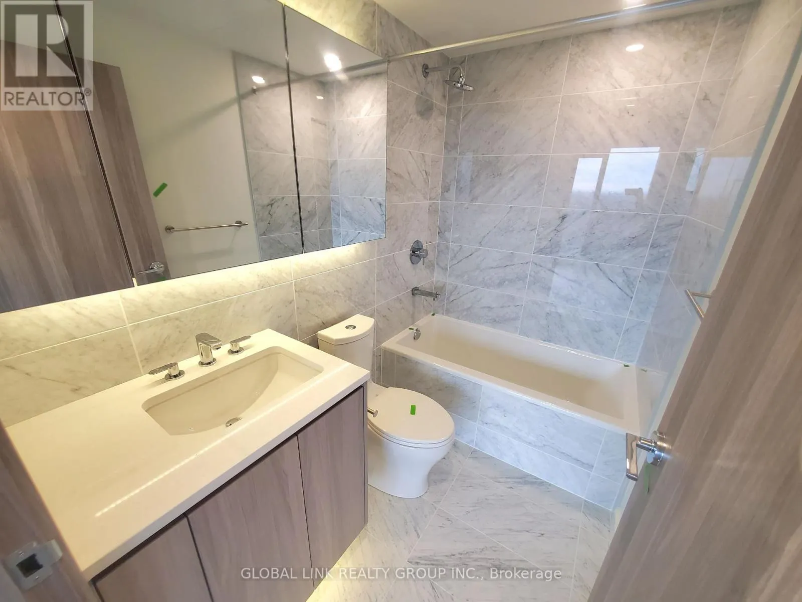 3502 - 95 MCMAHON DRIVE